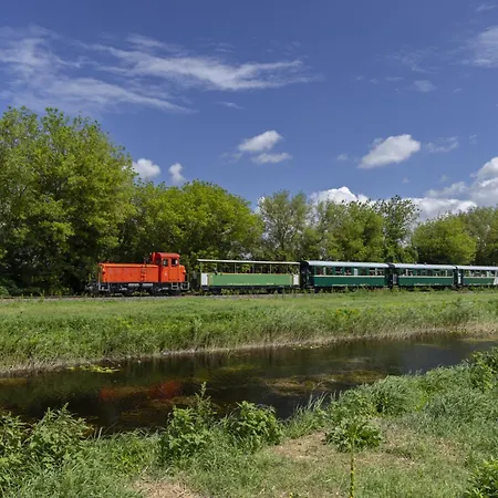 Case de vacanță In 19426 Balatonmáriafürdő